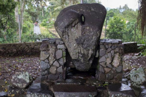 Photo of a pierced rock, part of the local folklore